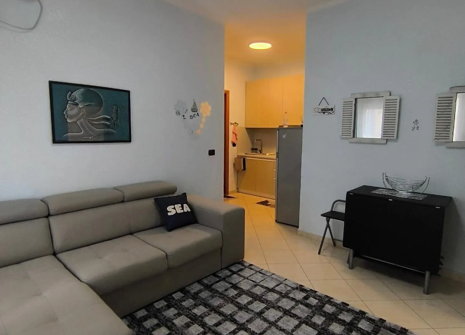 Lungomare Apartment Sea Home Vlorë 0*,  Albania
